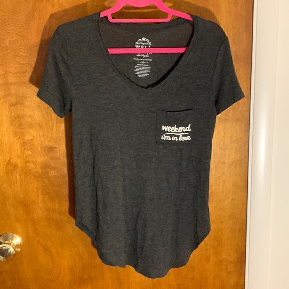 Well worn EUC dark gray “weekend I’m in love” pocket tee shirt Size medium